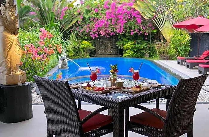 Teluk Karang Dive And Otel 4*